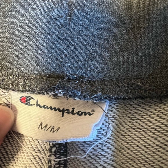 Men’s champion shorts - Picture 4 of 7
